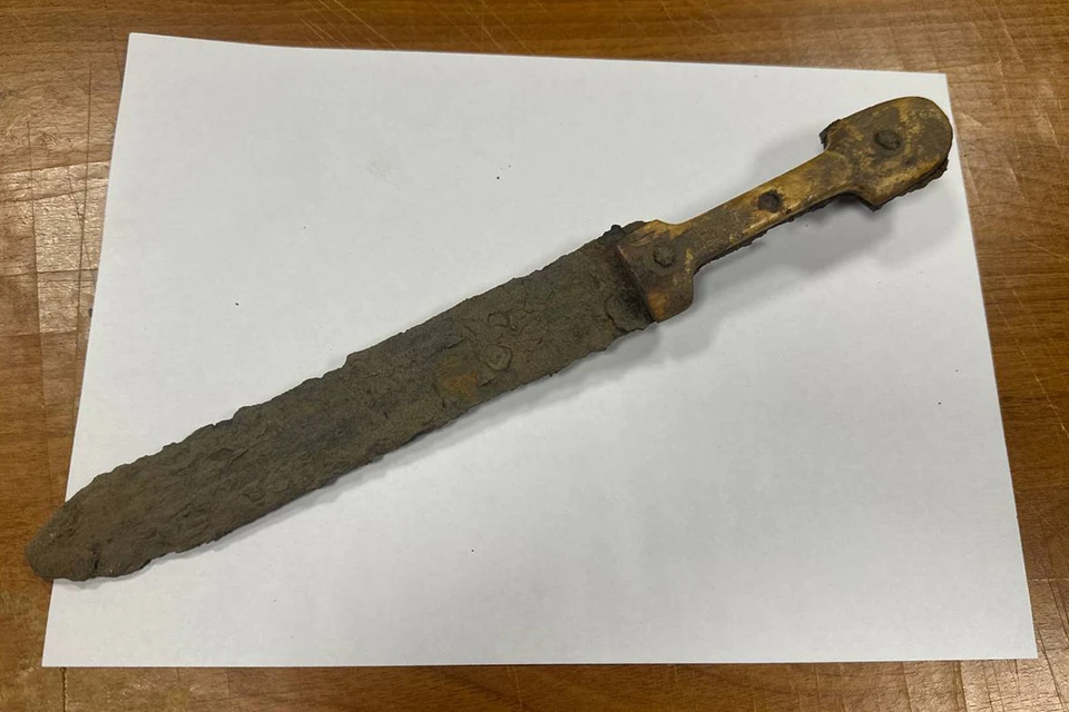 Старинный кинжал нашли в Выборге. Фото: t.me/lenobladminka