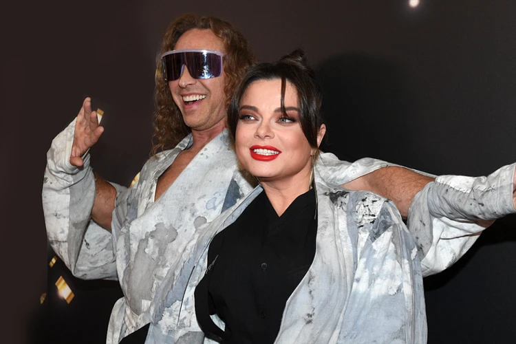 Сергей Глушко спел про измену жене на Первом канале