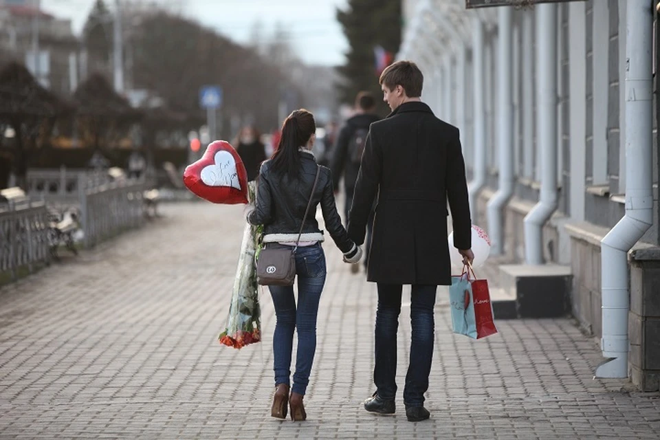 Каждый пятый мужчина ревнует партнершу к коллегам по работе в Хабаровском крае