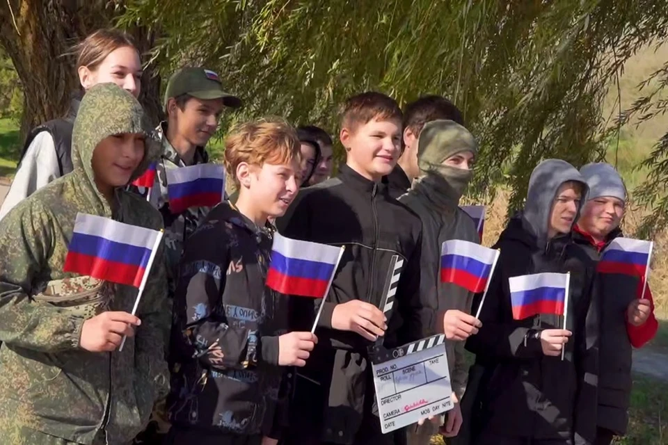 В Новоазовске прошел спортивно-патриотический квест. Фото: Молодая Республика