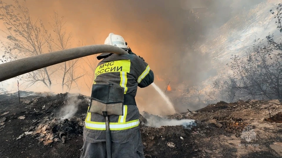 Один человек погиб на пожарах в ЛНР за сутки. ФОТО: МЧС России