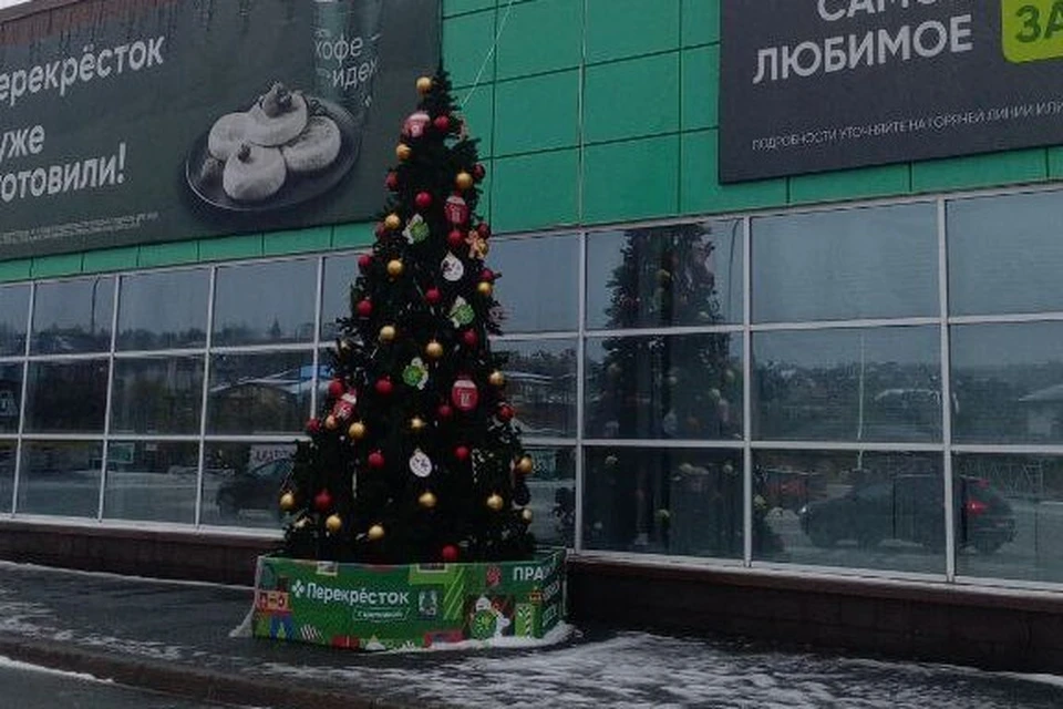 Новогоднюю елку установили в Ижевске. Фото: слушатель радио «Адам» Ивир, t.me/adam_izhevsk