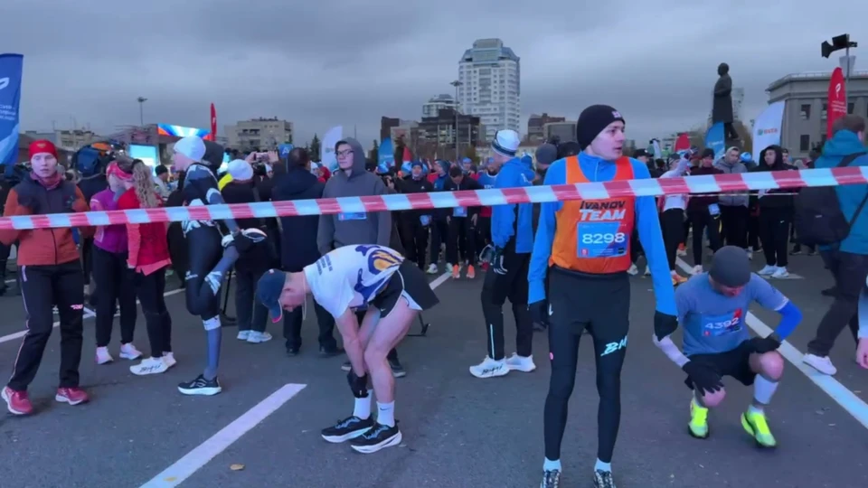 Забег стартовал с площади им. Куйбышева