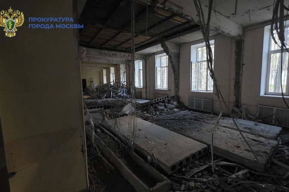 Конструкция перекрытия между этажами рухнула в доме на северо-востоке Москвы