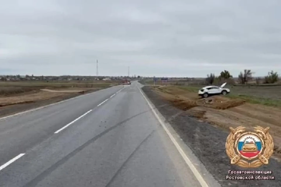 Сотрудники ГАИ устанавливают все обстоятельства случившегося. Фото: Госавтоинспекция по РО.