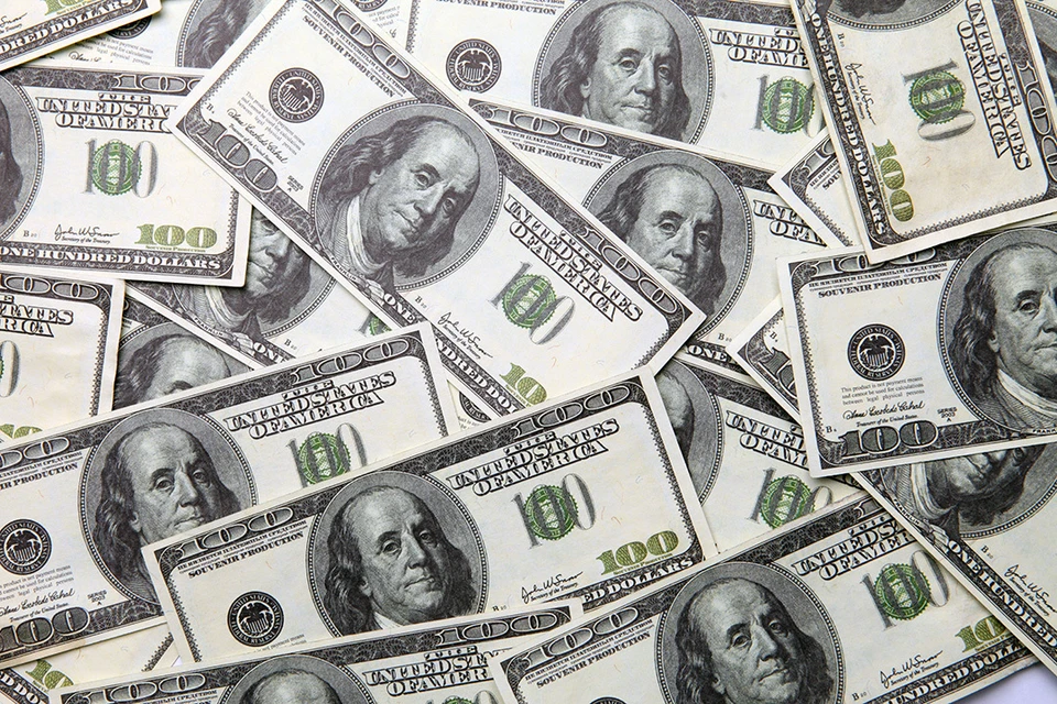 Стало известно, сколько должен каждый украинец.