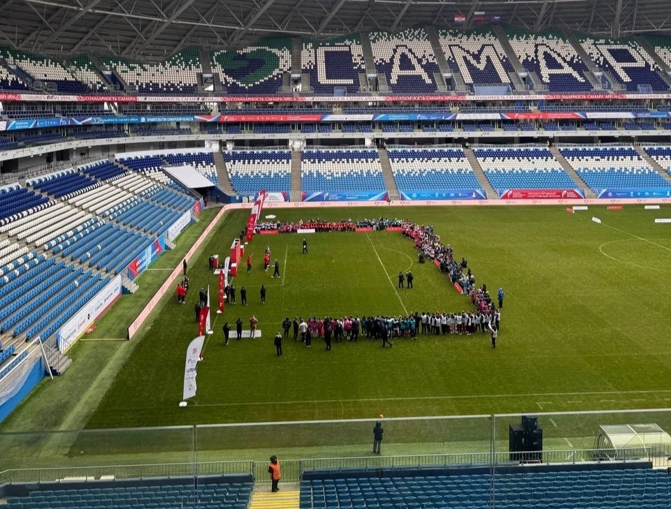 Ребятам провели урок футбола