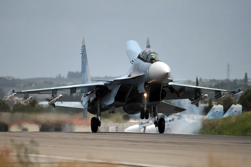 Истребитель-бомбардировщик Су-34