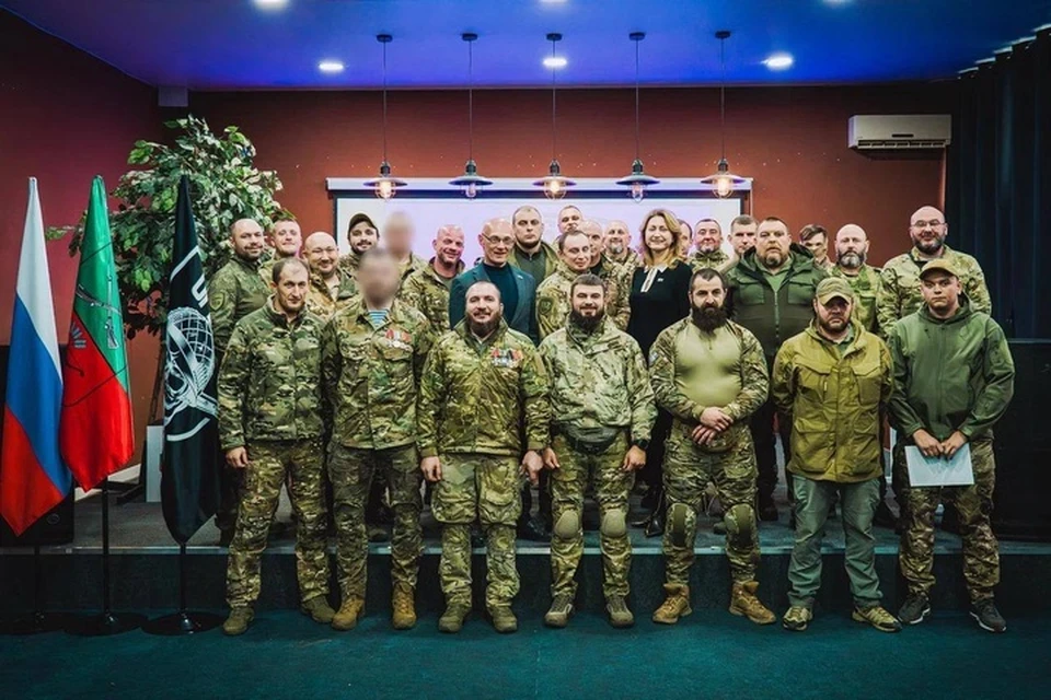 Запорожские бойцы получили награды от родного региона и Курской области. Фото: тг-канал Евгения Балицкого