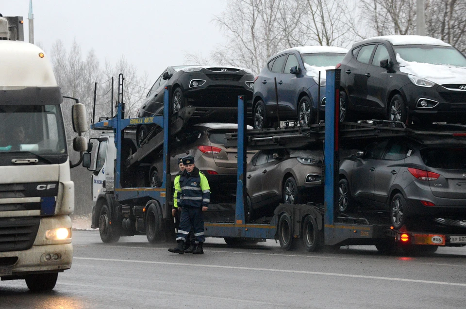 Рекордное количество иномарок оформили таможенники Приморья в октябре