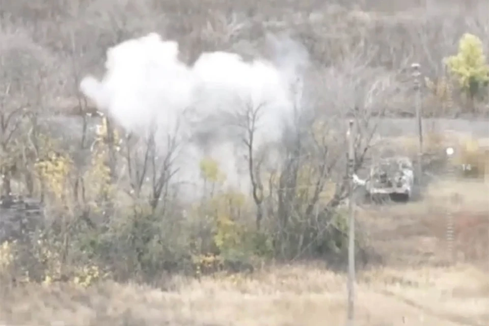 Бойцы Росгвардии и Минобороны России прицельно уничтожают огневые позиции украинских боевиков по всей линии боевого соприкосновения