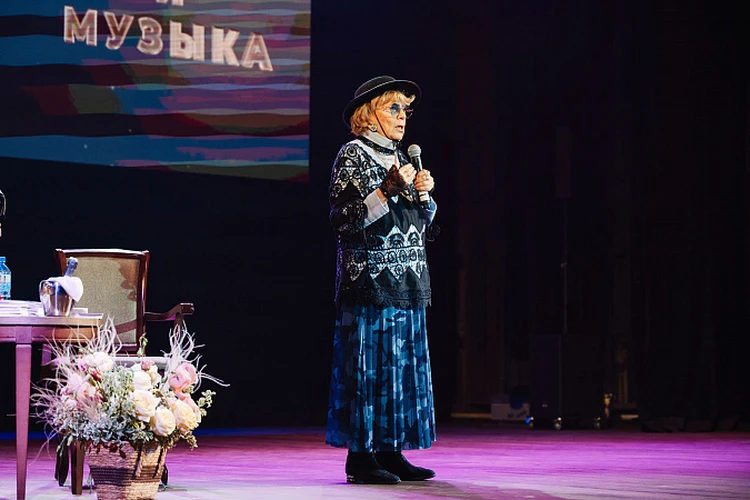 В Туле отметили день рождения Аллы Суриковой творческим вечером