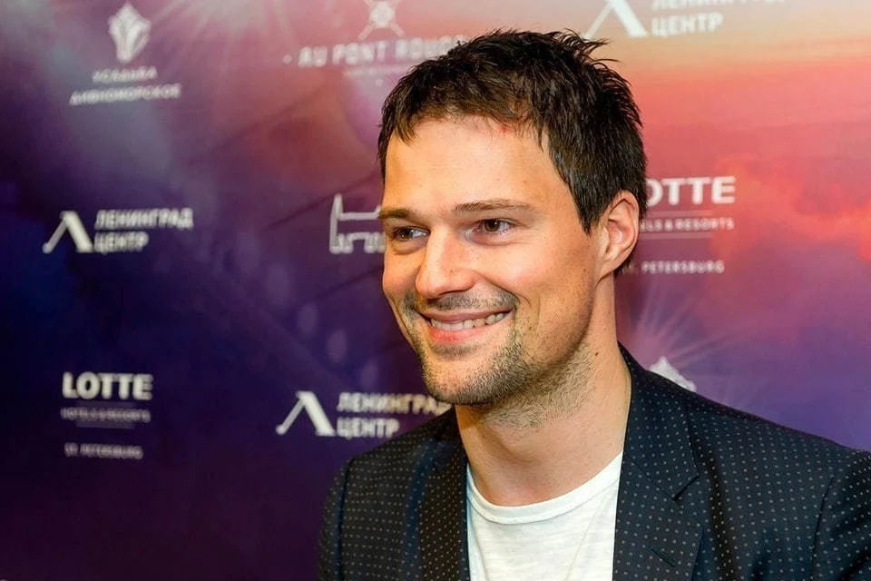 Данила Козловский в два раза снизил цену на билеты на моноспектакль в Дубае