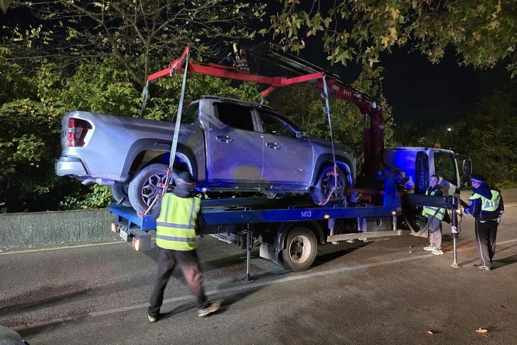 В Сочи за сутки эвакуировали 13 неправильно припаркованных автомобилей