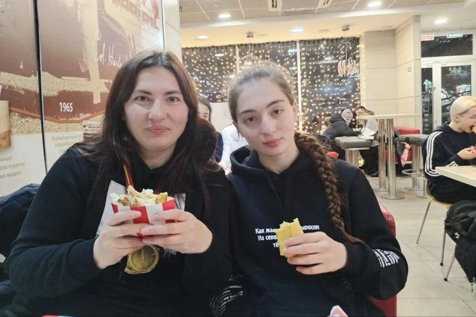 Мать пообещала не ходить на праздники, пока Аня не найдется. Фото: t.me/ANNATSOMARTOVA22