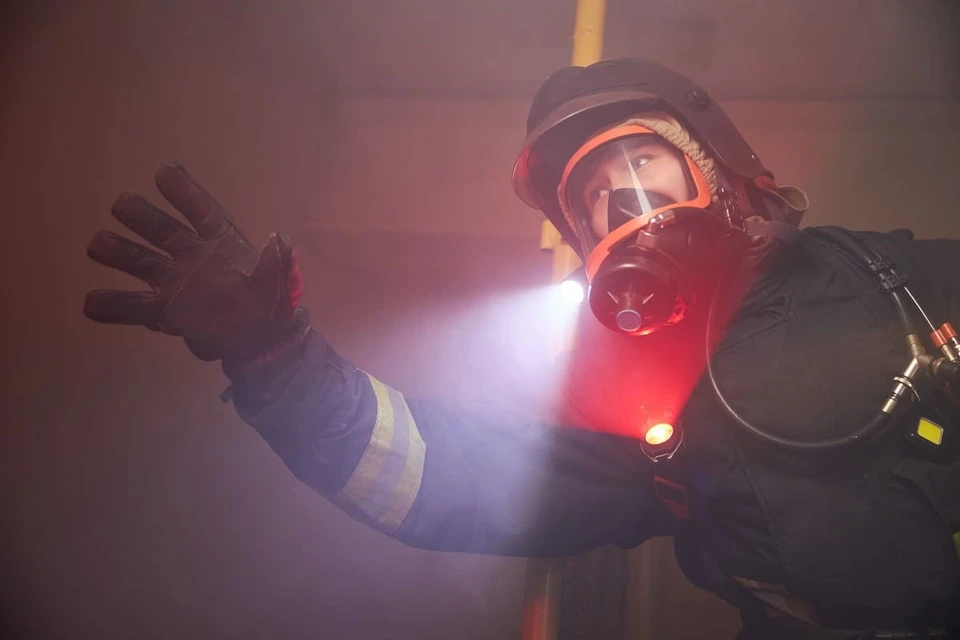 Всего для ликвидации последствий чрезвычайных ситуаций было задействовано 92 сотрудника МЧС.