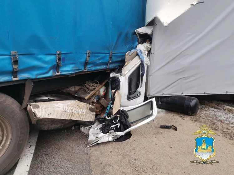 Два человека погибли в ДТП с семью автомобилями на костромской трассе