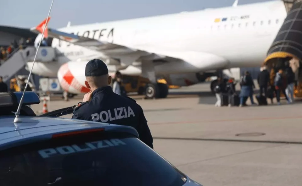 Мужчина прилетел из Кишинёва и попался во время проверки документов. Фото:соцсети