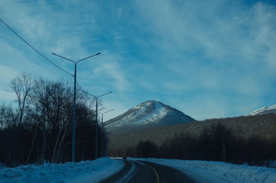 На Камчатке вулкан Крашенинникова выбросил столб пепла на высоту 3,5 км