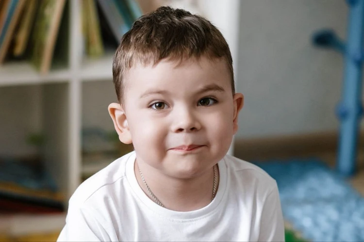 «Мы с сыном плакали»: 7-летнему мальчику собрали 240 млн на лекарство от смертельной болезни