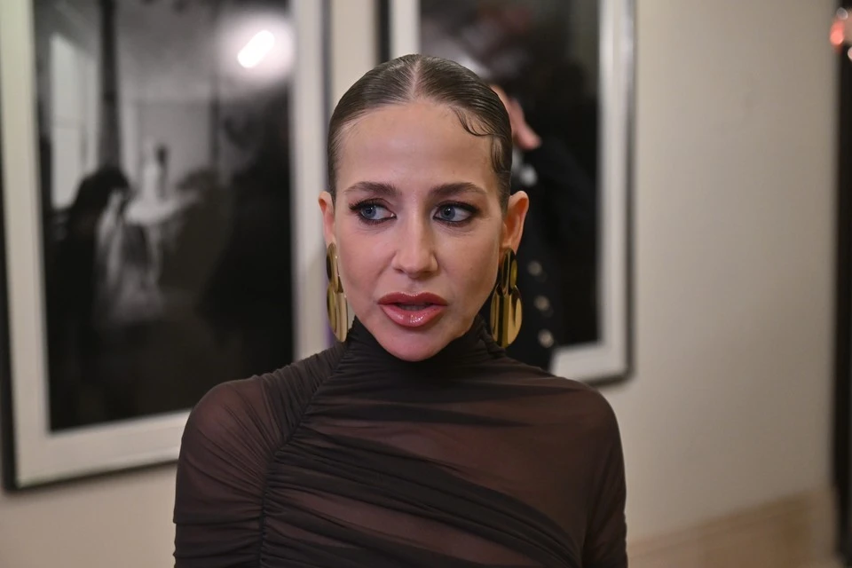 Барановская вышла в свет после реанимации: засветила шрам на животе, отдыхала в компании мужчины и призналась, что не жалеет себя