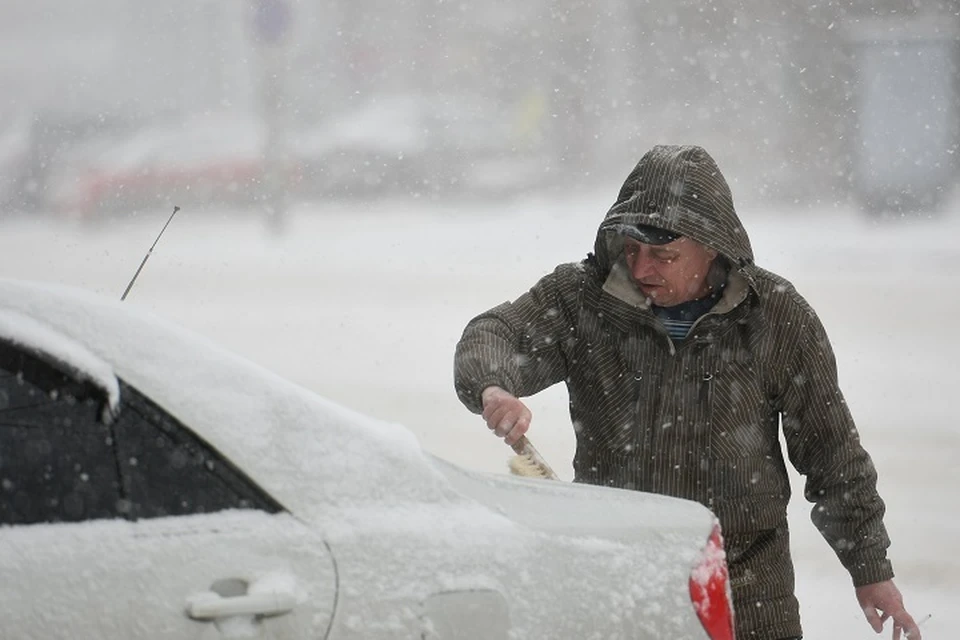 Снегопад осложнил движение транспорта на дорогах Хабаровского края