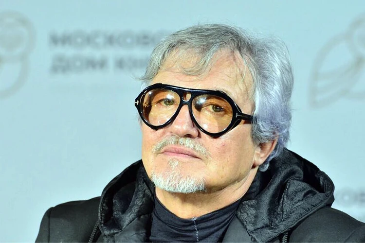 После скандала с интимным видео Дмитрий Дибров улетел за границу