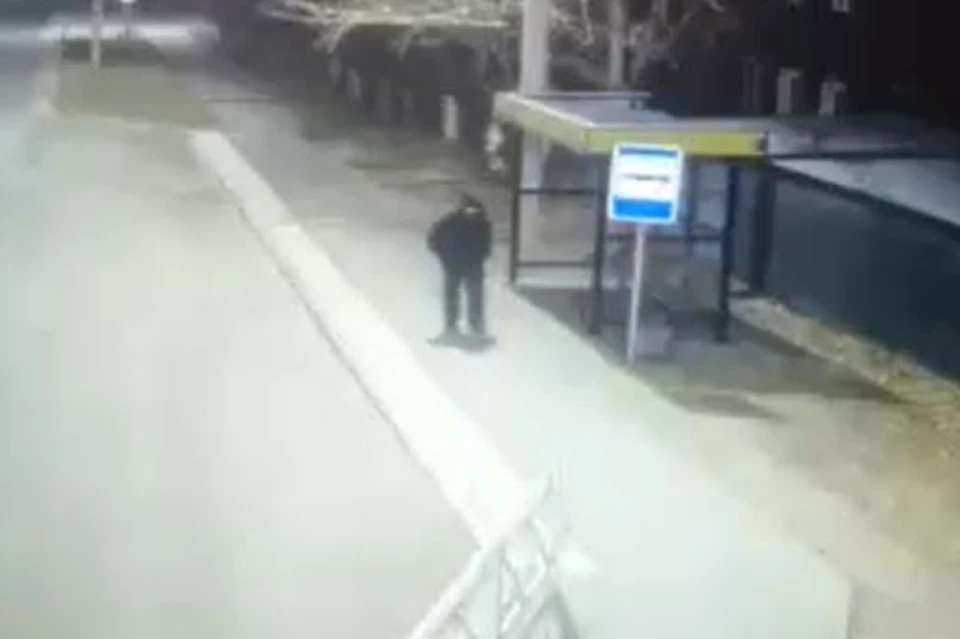 Убийца попал на видео камеры наблюдения.