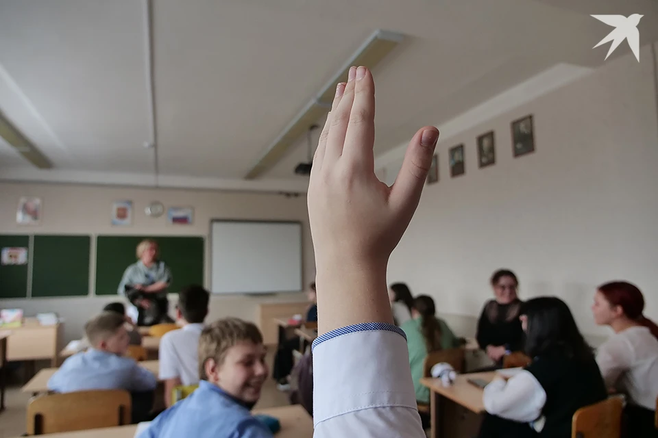 В истории с Верхнетуломской школой никак не удается поставить точку - учеников снова переводят в другое здание.