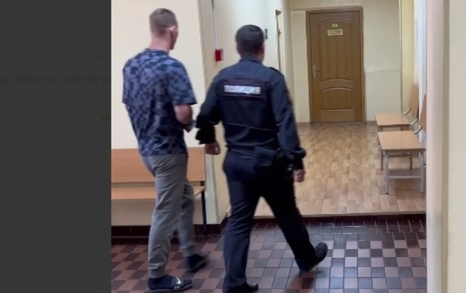 Ближайшие 8 лет осужденный проведет в колонии.