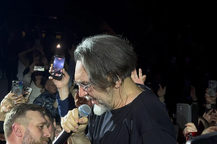 Сергею Шнурову всё-таки удалось найти Лену: что произошло на концерте группы «Ленинград» в Перми