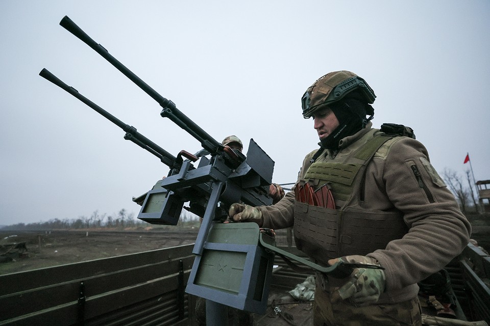 Минобороны России заявило об уничтожении воинского эшелона с бронетехникой