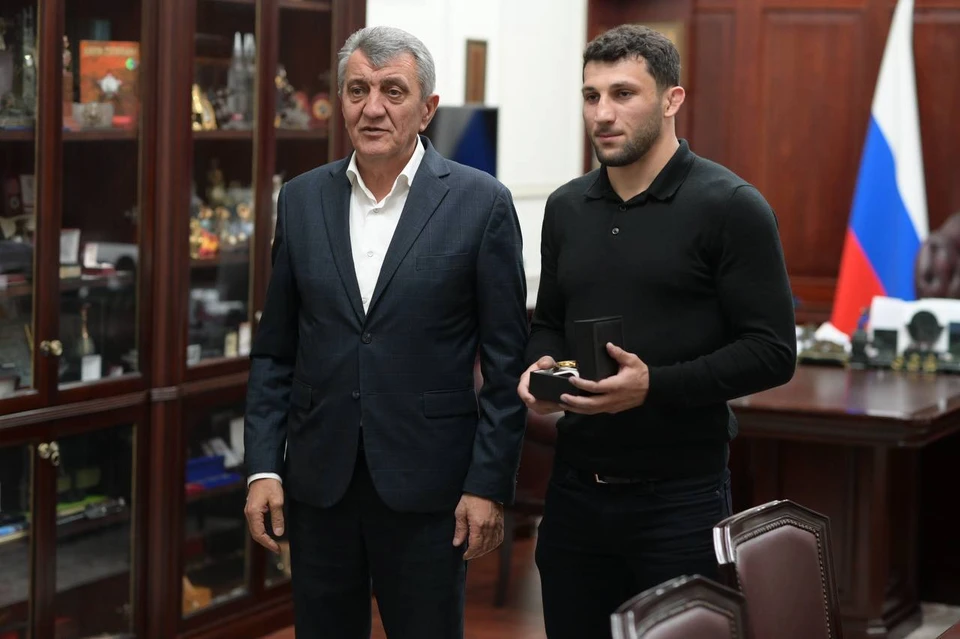 За всю карьеру у бойца 20 побед и четыре поражения. Фото: тг-канал главы Северной Осетии Сергея Меняйло