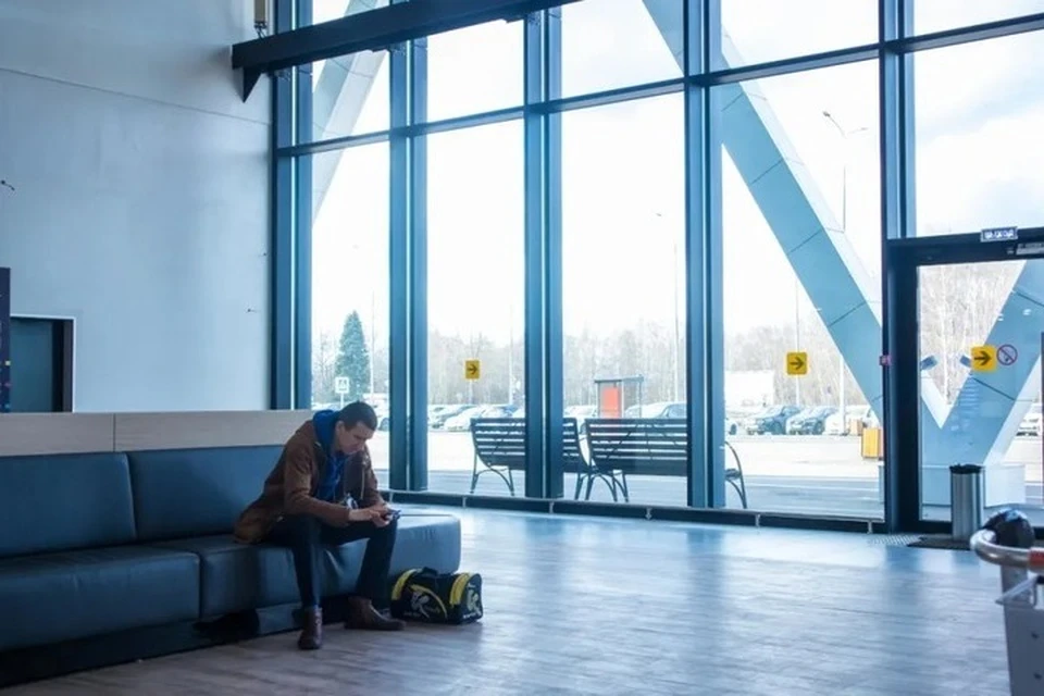 Площадь нового терминала ижевского аэропорта – 10 800 кв. м. Это позволило разместить внутри несколько просторных залов ожидания. Фото: Данил Иванов