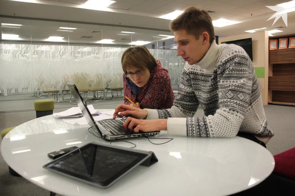 Белстат обнародовал данные, сколько часов в день на работу тратят белорусы. Снимок носит иллюстративный характер.