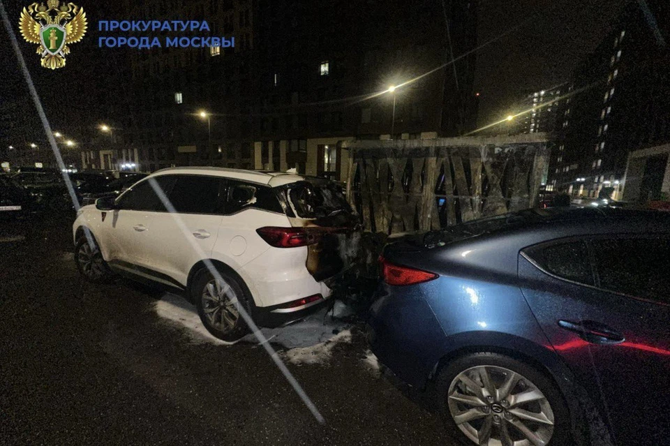 Прокуратура контролирует ситуацию с пожаром на юго-востоке Москвы