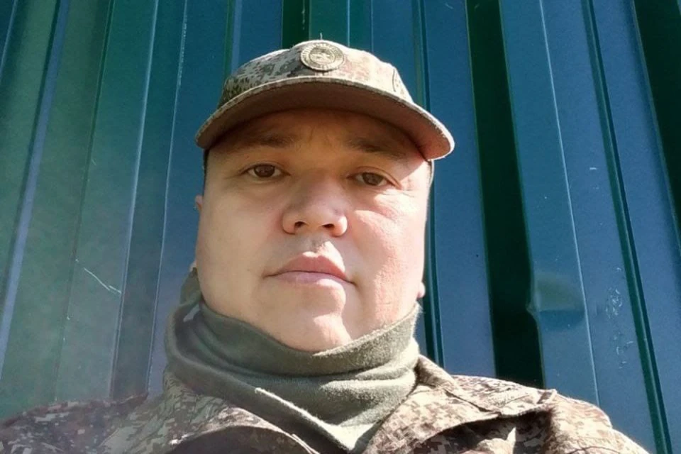 Учитель английского языка Еркин Уразаев из Братского района ушел в зону СВО. Фото: пресс-служба правительства Иркутской области