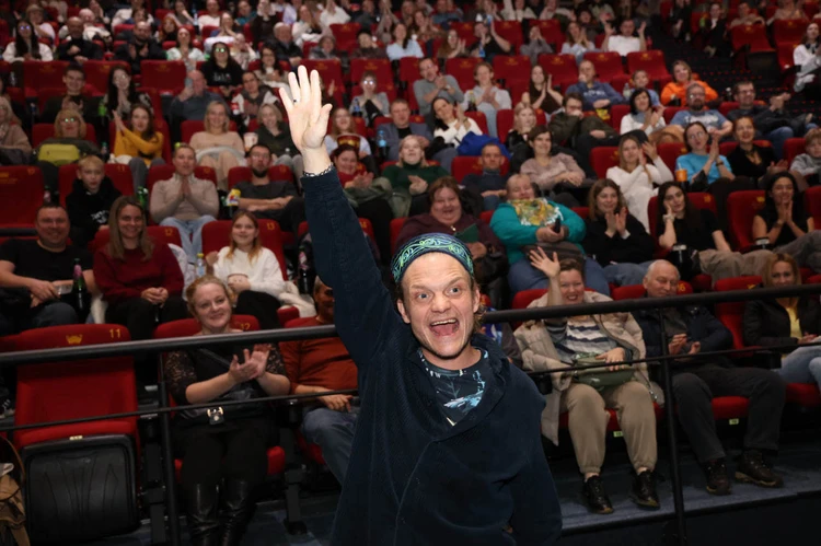 «Когда я прочитал сценарий, я как будто читал про себя»: Актер Евгений Ткачук рассказал о съемках фильма «Волчок»