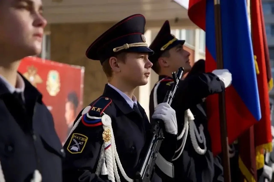 В школе №20 Невинномысска прошла торжественная присяга кадетов. Фото: Михаил Миненков