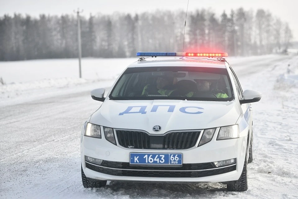 Водитель «Тойоты» врезался в электроопору в Хабаровском крае