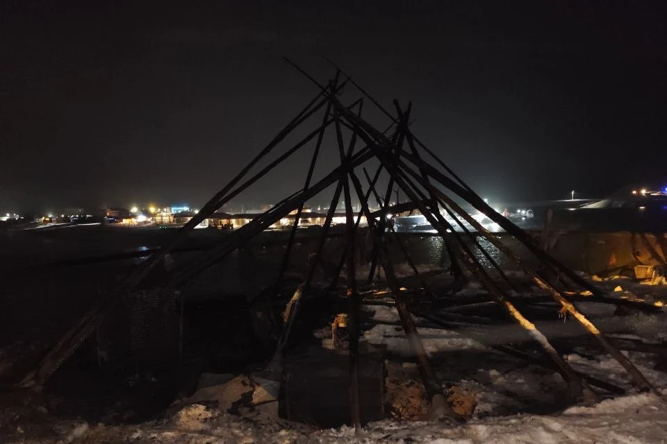 Причины пожара сейчас устанавливаются. Фото: vk.com/murman01