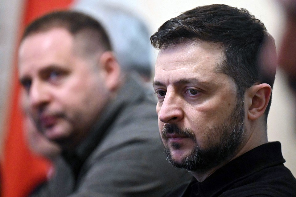 Зеленский мечется как загнанная крыса, Киев разворовал треть всей помощи НАТО: Хроники коррупционного скандала на Украине