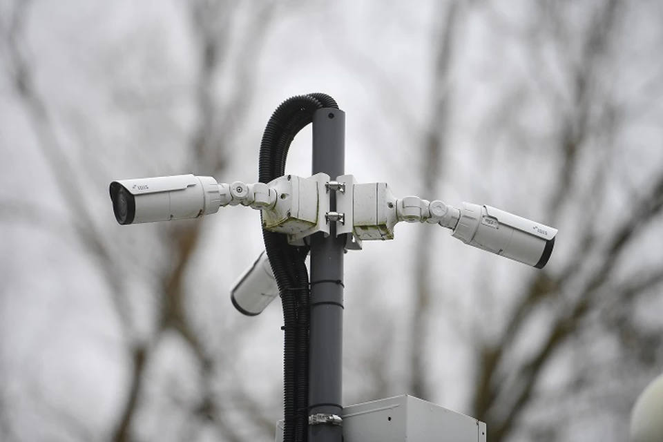 Все платные парковочные пространства оборудуют камерами.