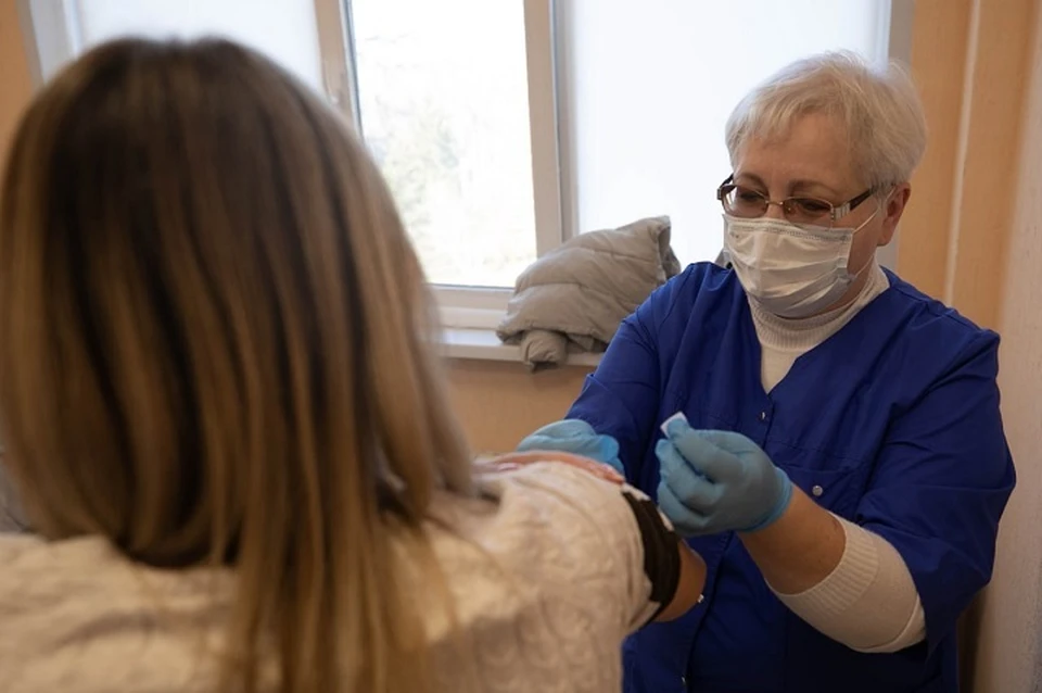 Администрация Мариуполя массово вакцинировалась от гриппа на рабочих местах. Фото: ТГ/Кольцов