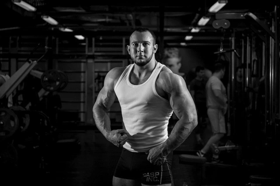 В памяти оренбуржцев Дмитрий Нуянзин навсегда останется молодым, умным, веселым и добрым тренером, который помог сотням людей полюбить спорт. Фото: соцсети Дмитрия Нуянзина