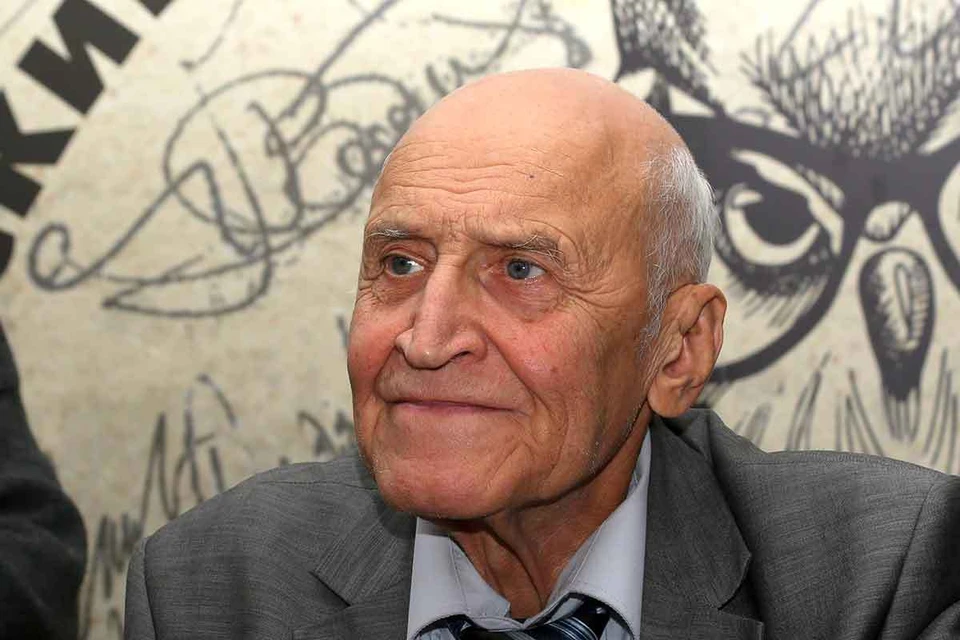 88-летний Николай Николаевич Дроздов живет по строгому распорядку дня