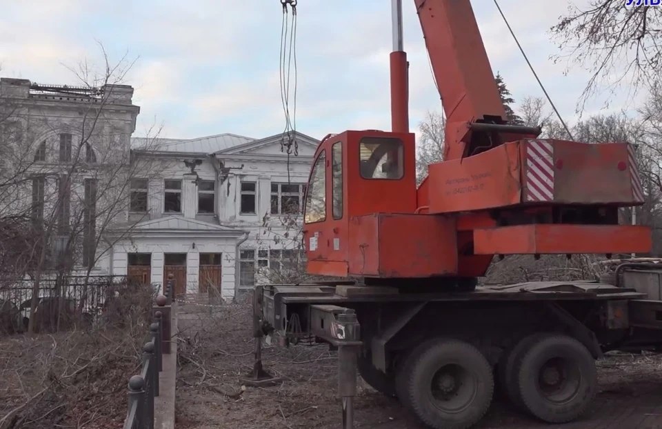 В Ульяновске месяц ведутся работы по возвращению склону в парке Дружбы Народов его исторического вида. Фото: администрация Ульяновска