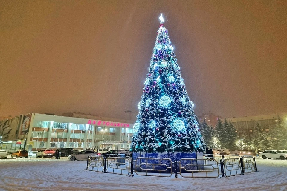 Улицы и общественные пространства Тольятти начали украшать к Новому году