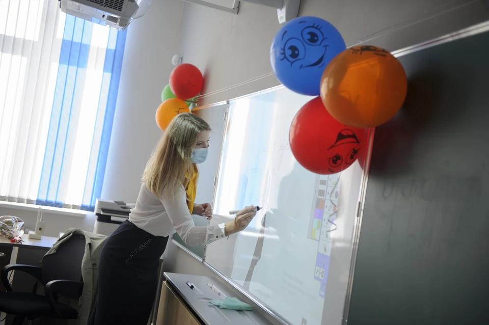 Учительница в Харьковской области уволилась из-за лжи в украинских учебниках