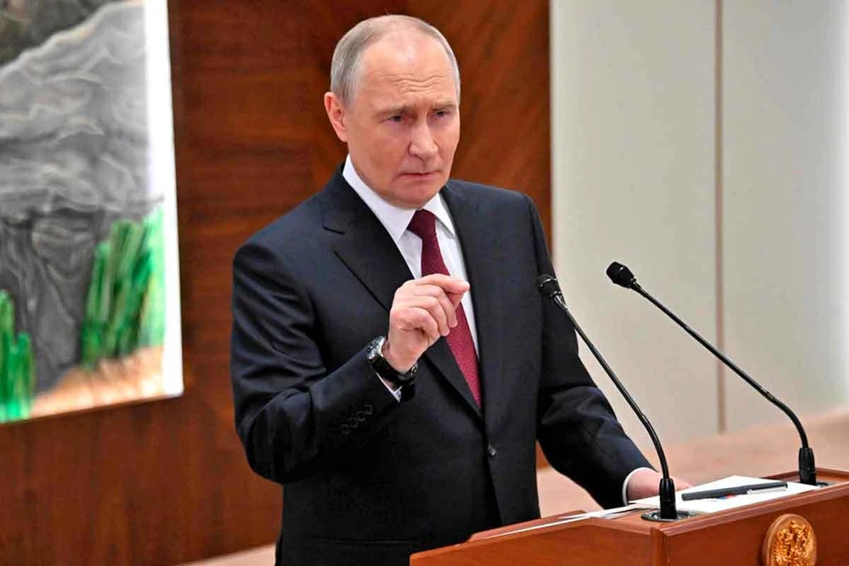 Высказывания Владимира Путина об украинском конфликте и мирных переговорах, сделанные нашим президентом на пресс-конференции в Бишкеке, цитируют все главные зарубежные СМИ.